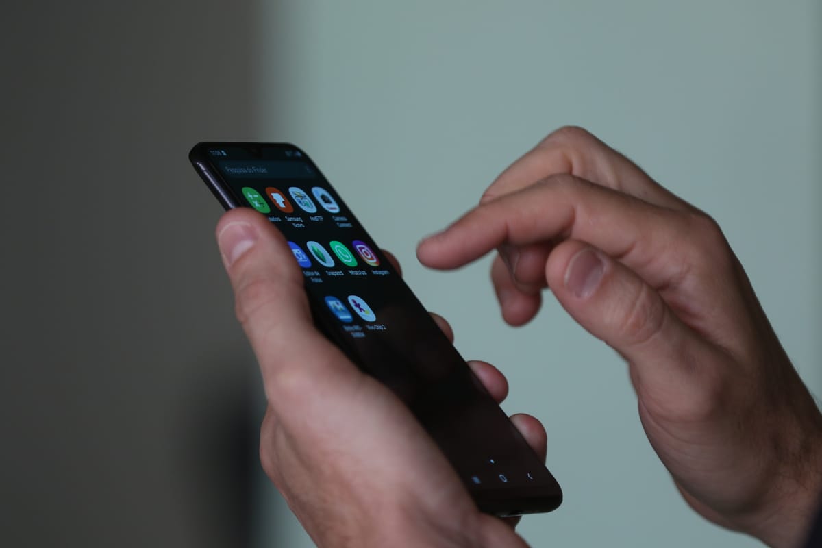 Proibição dos celulares em salas de aula SP: como era, como ficou